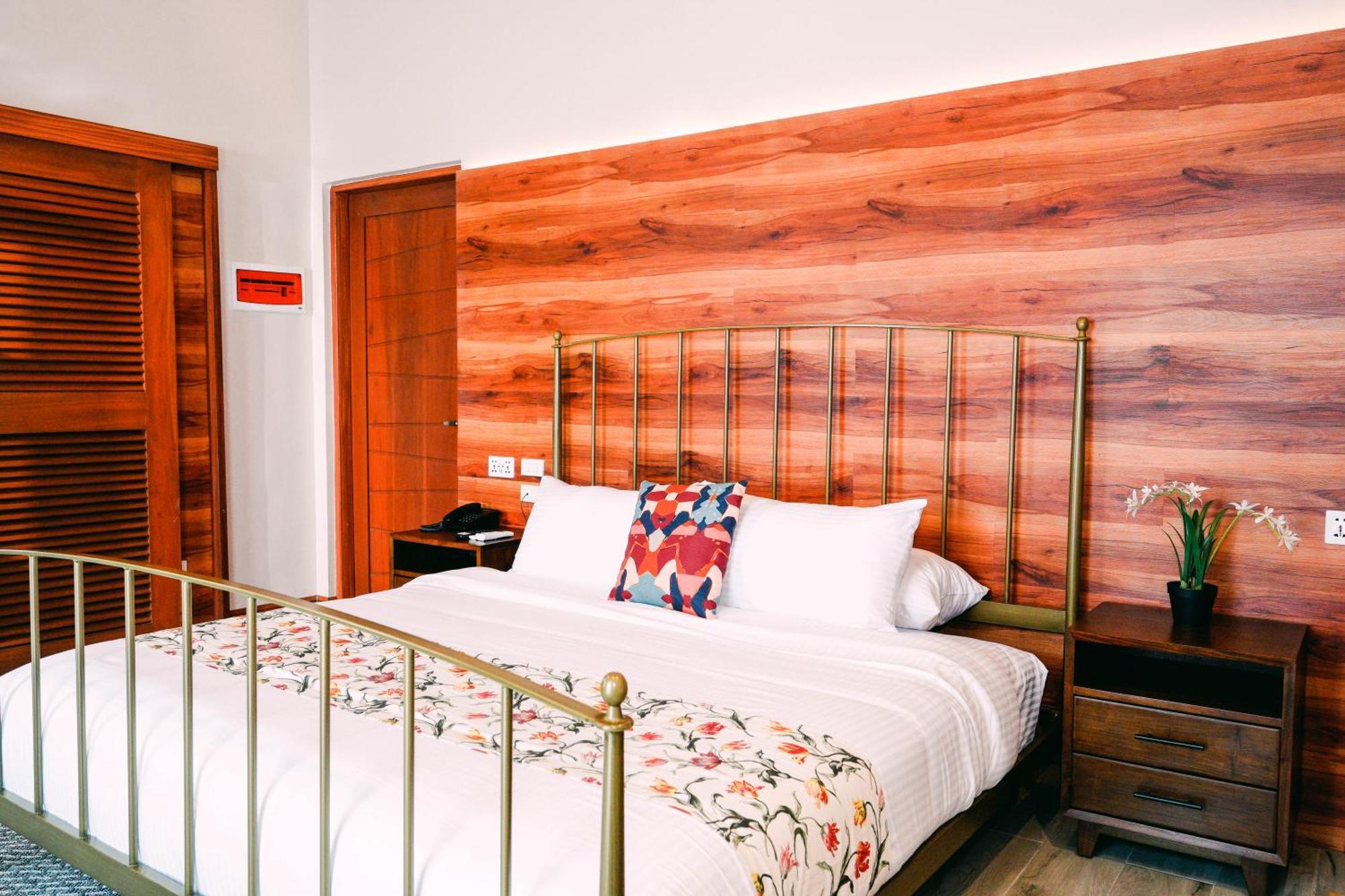 Hotel Kimberly Tagaytay Tagaytay City Buitenkant foto